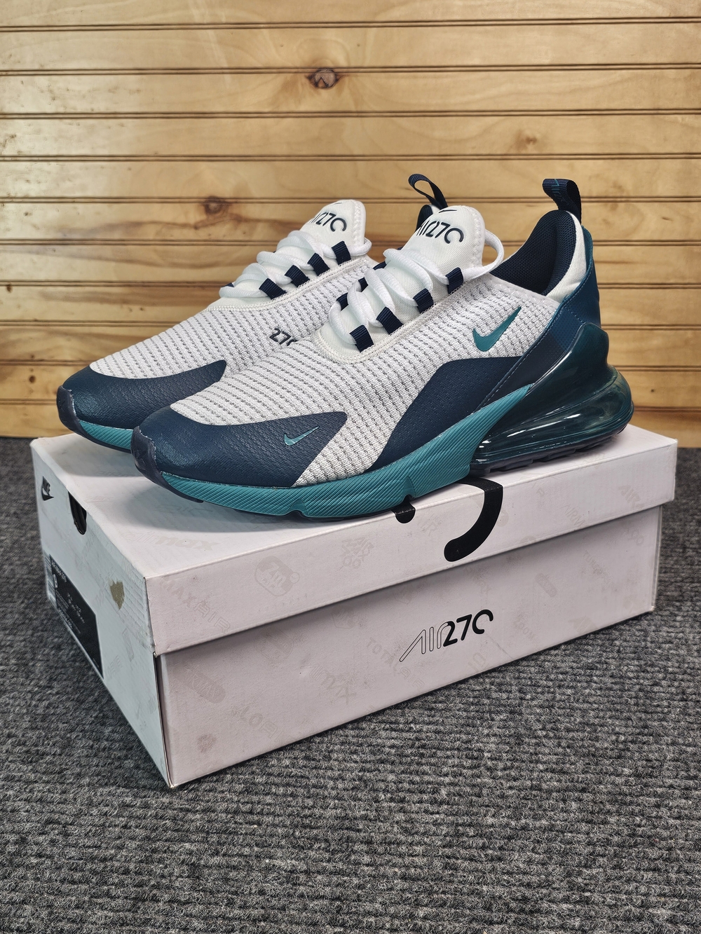Nike Air Max 270 Men's Size 9 White Teal Sneakers